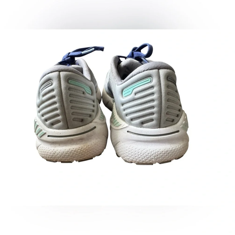 Brooks Light Gray and Blue Athletic Sneakers Size 7.5 Narrow 2A